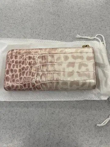 미사용 새상품 Crystal Reptiles 악어 무늬 장지갑 로자