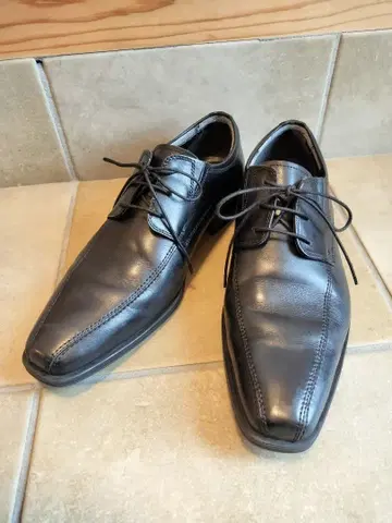 클락스 드레스 슈즈 U팁 외날개 천연 가죽 블랙