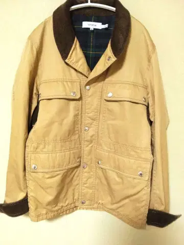 논네이티브 밀리터리 자켓 바버 베이지