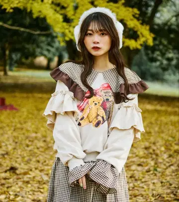 [쿠틸과 레트로] TeddyBear/테디베어 콜라보 프릴 맨투맨