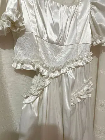 Cest Nous 거미줄 비대칭 화이트 롱 원피스