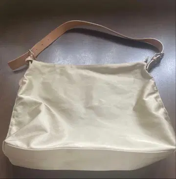 가격 인하 마가렛호웰 숄더백 베이지