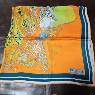 EMILIO PUCCI 실크 스카프