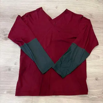 시착만 한 상품 SOUSOU 버건디 그레이 V넥 긴팔