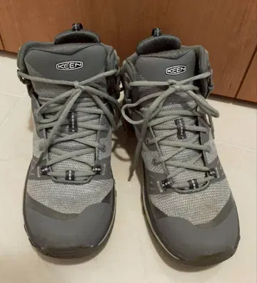 킨 트레킹 슈즈 등산화 22.5 아웃도어 스니커즈 방수