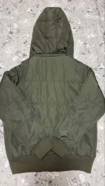 PAS DE DEUX 후드 부착 자켓 올리브 그린