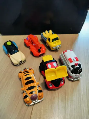 디즈니랜드 토미카, 미니언즈 풀백카 12대 세트