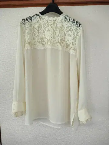 가격 인하 극미품 Hanaiyukiko 하나이유키코 레이스 블라우스