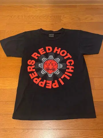 RED HOT CHILI PEPPERS 로고 T셔츠