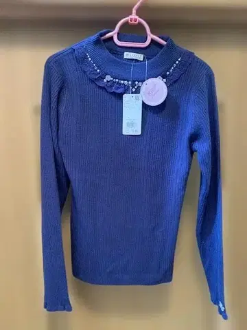 axes 긴팔 장미 보틀넥 리브 니트 (새상품) 블루 계열