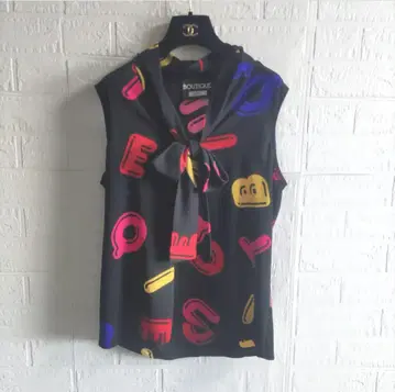 부티크 모스키노 슬리브리스 보타이 블라우스 올 패턴