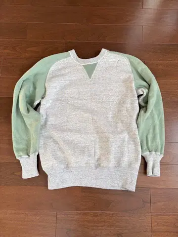 warehouse John Gluckow 조그라코 맨투맨