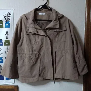 센스 오브 플레이스 마운틴 후드티 카멜 베이지 후드 부착