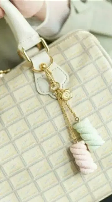 Q-pot. 마쉬멜로우 백참 핑크 그린 봄 벚꽃