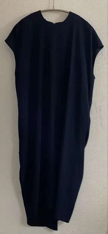 엔폴드 코쿤 원피스 네이비