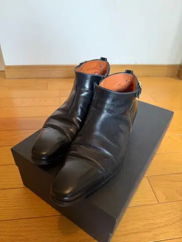 산토니 가죽 앵클부츠 블랙 사이즈 25cm