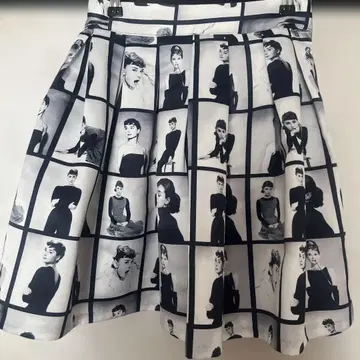 오드리 헵번 플레어 스커트