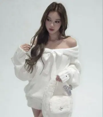 andwang Ribbon 오프숄더 니트 세트 화이트