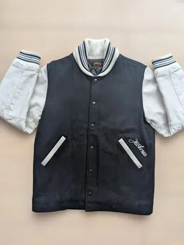 가격 인하 중! Jack Rose 바시티 자켓 사이즈 4 블랙/화이트