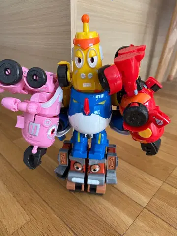 Larva 애니메이션 합체 로봇