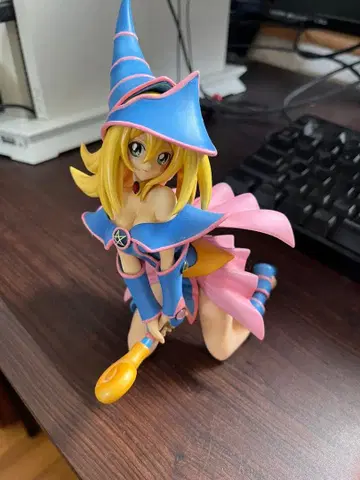 블랙 매지션 걸 피규어