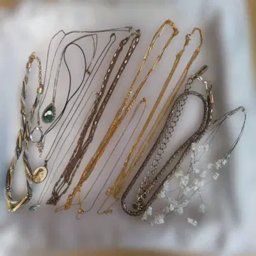 유품 정리 액세서리 모음 목걸이