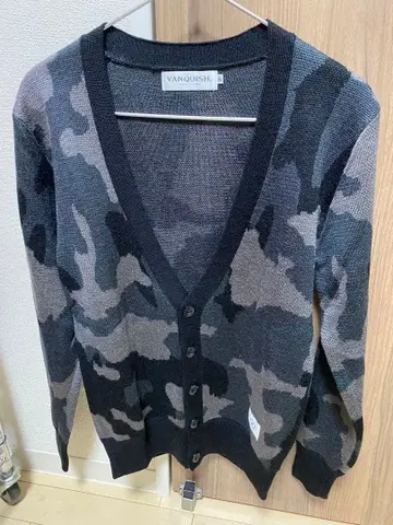 VANQUISH 카모 패턴 가디건 S 사이즈