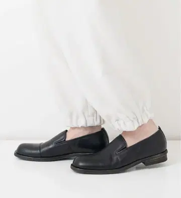 VC-2671 SHOTO x Veritecoeur 가죽 슬립온