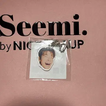 동해 페이스 아크릴 키링