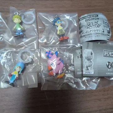 디지몬 가챠 메지루시 액세서리 나란히입니다 야마토 소라 타케시 피요몬