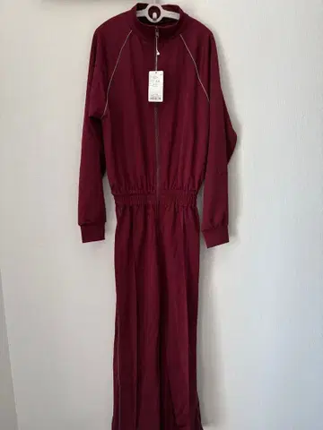 [택 포함 새상품] KBF 트랙 점프수트 올인원