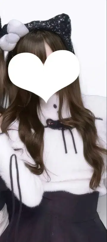 미셸 마카롱 데콜테 오픈 샤기 상의 화이트