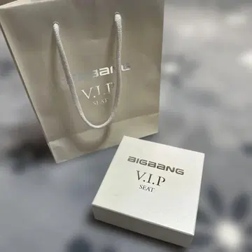 BIGBANG V.I.P SEAT 특전 스와로브스키 목걸이