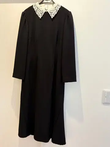 CELFORD 셀포드 카라 부착 원피스