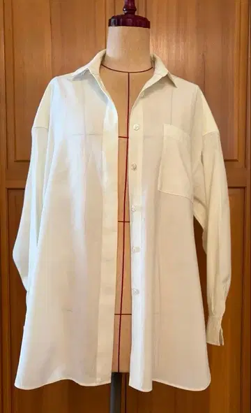 디노스 롱 셔츠, 트로미 소재 비익 재단