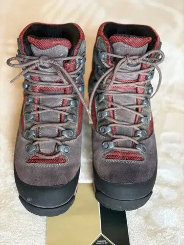 AKU 등산화 22.5~23.5