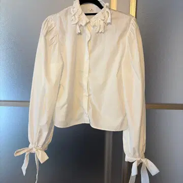 merry jenny 리본 와펜 블라우스