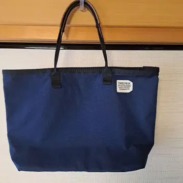 프레드릭 패커스 토트백