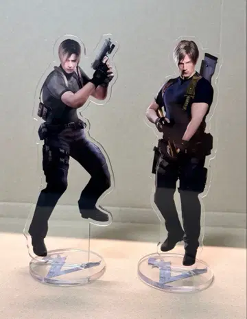 바이오하자드 레온 아크릴 스탠드 2개 세트