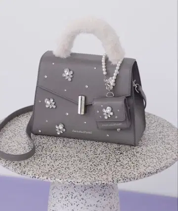 JILL by JILL STUART 랜덤 비쥬 퍼 백 그레이