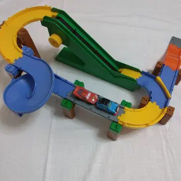 토미카 루프 도로 세트 토미카 2대 토마스 카즈 덤 포함