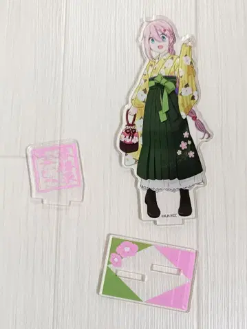 유루캠 가카미가하라 나데시코 아크릴 스탠드 일본 의류