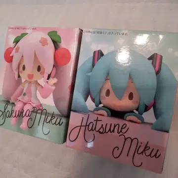 하츠네 미쿠 쵸코노세 피규어 하츠네 미쿠 & 벚꽃 미쿠 피규어 2종 세트