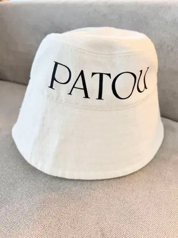 정품 Patou 버킷햇 M-L 화이트