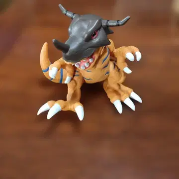 디지몬 그레이몬 피규어 다이나모션