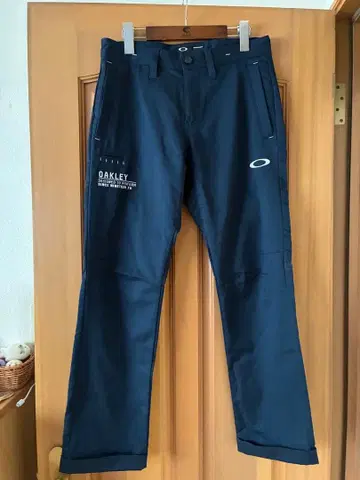 OAKLEY 오클리 골프 팬츠 네이비 컬러 얇은 소재 사이즈 JPN30