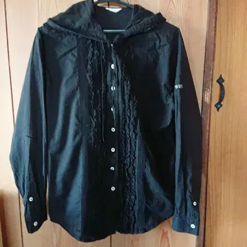 하자 있음. 핑크하우스 피코 프릴 후드 부착 블라우스