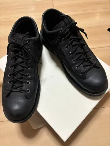 새상품급 대너 필드 27.5cm