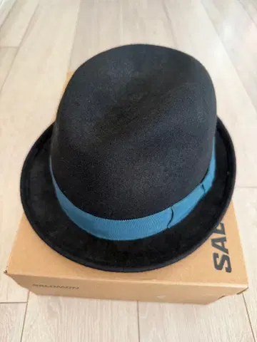 CA4LA 카시라 울 펠트 햇 중절모 블랙 블루 리본