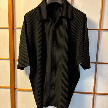 옴므플리세 플리츠 블랙 셔츠